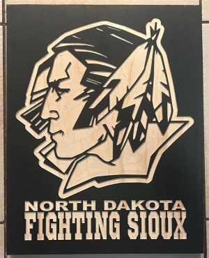 NORTH DAKOTA FIGHTING SIOUX RECTANGLE (GREEN)